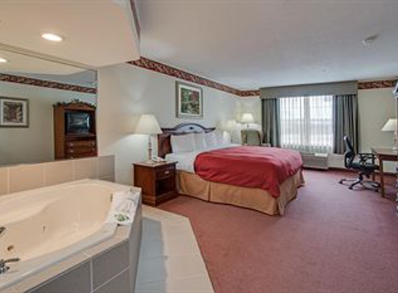 Country Inns & Suites - Effingham, IL