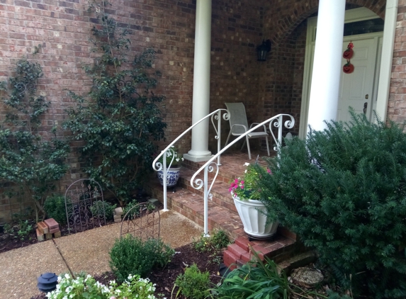 Gladeville Welding - Lebanon, TN. Simple elegant handrails. White powder coat