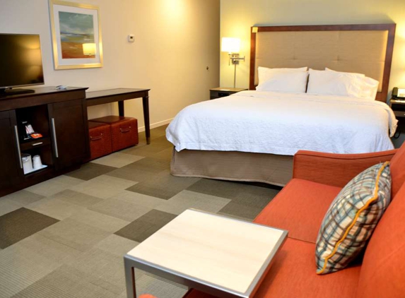 Hampton Inn & Suites Deland - Deland, FL