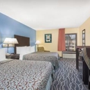 Days Inn & Suites by Wyndham Norcross - Motels