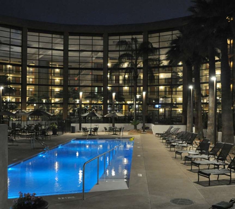 Embassy Suites by Hilton Phoenix Biltmore - Phoenix, AZ