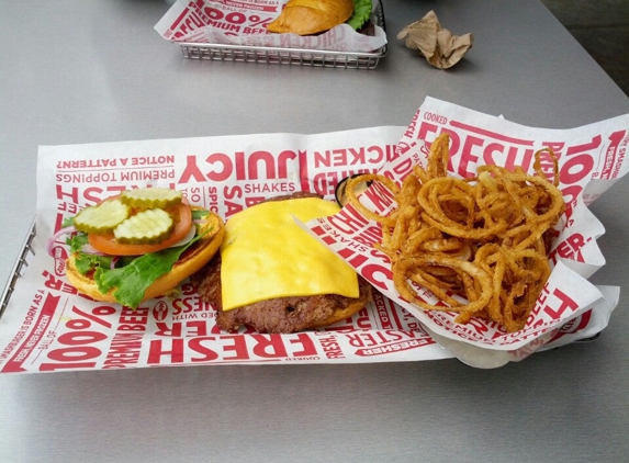 Smashburger - Redondo Beach, CA