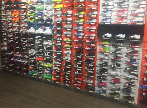 Hibbett Sports - Effingham, IL