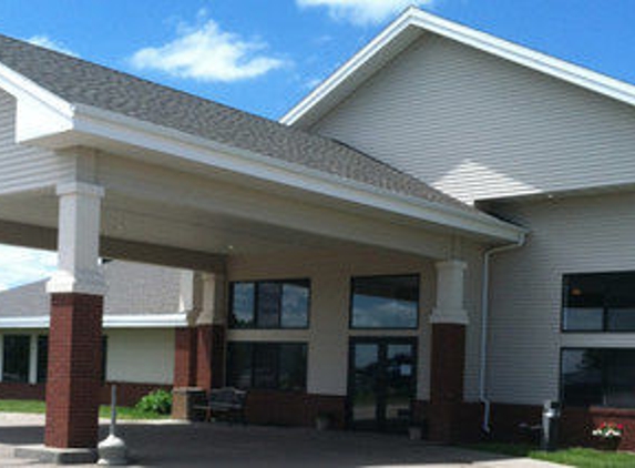 AmericInn - Beulah, ND