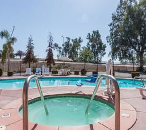 Howard Johnson Inn - Bakersfield, CA