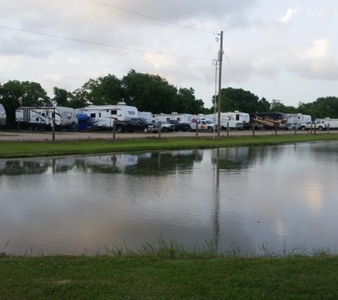 Strong Tower RV Park - Angleton, TX