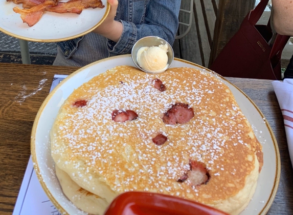 Gus's Barbecue - Claremont - Claremont, CA