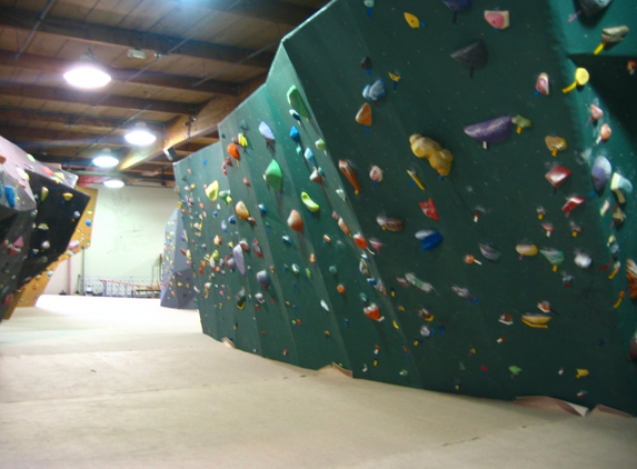 Circuit Bouldering Gym SW - Portland, OR