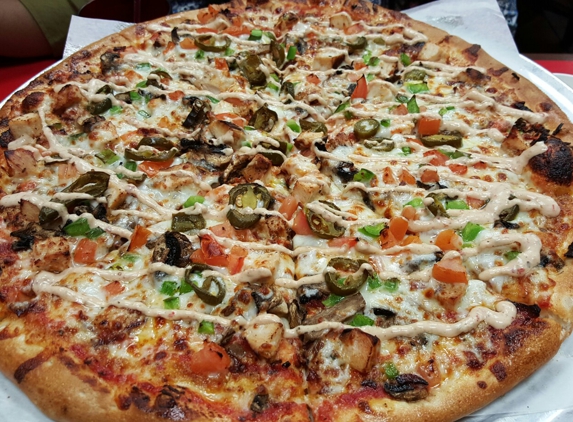 Big Al's Pizzeria - Maywood, CA. Jalapeño burger Pizza