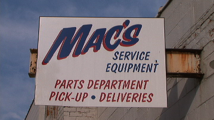 Mac's Service Equipment - Forklifts & Trucks